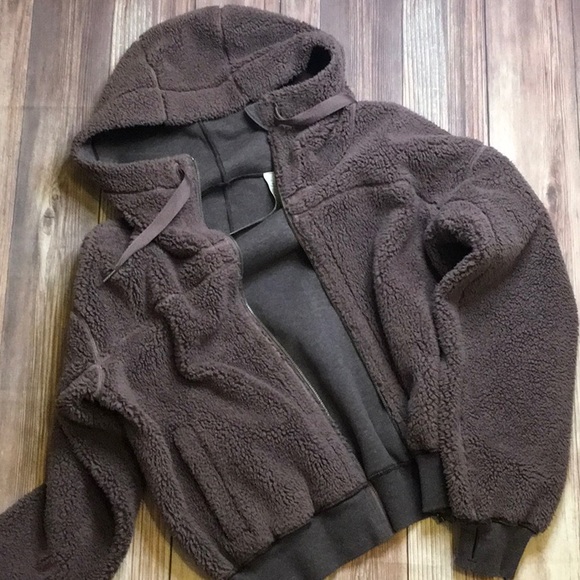 Lululemon Short Sweet and Sherpa Jacket in Heathered Antique Bark / Antique Bark - Picture 8 of 8